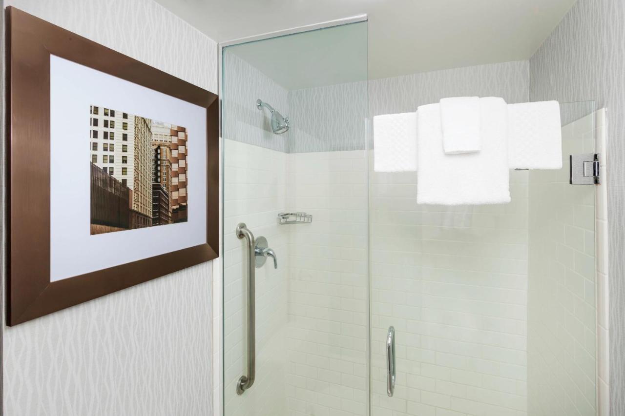 Springhill Suites Chicago Downtown/River North Экстерьер фото