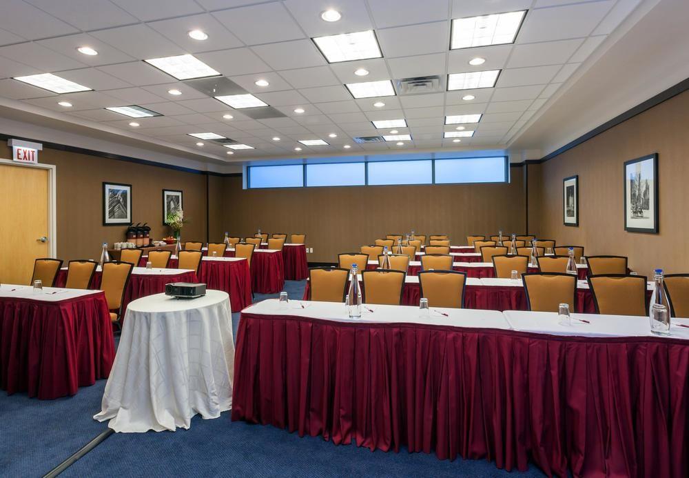 Springhill Suites Chicago Downtown/River North Экстерьер фото
