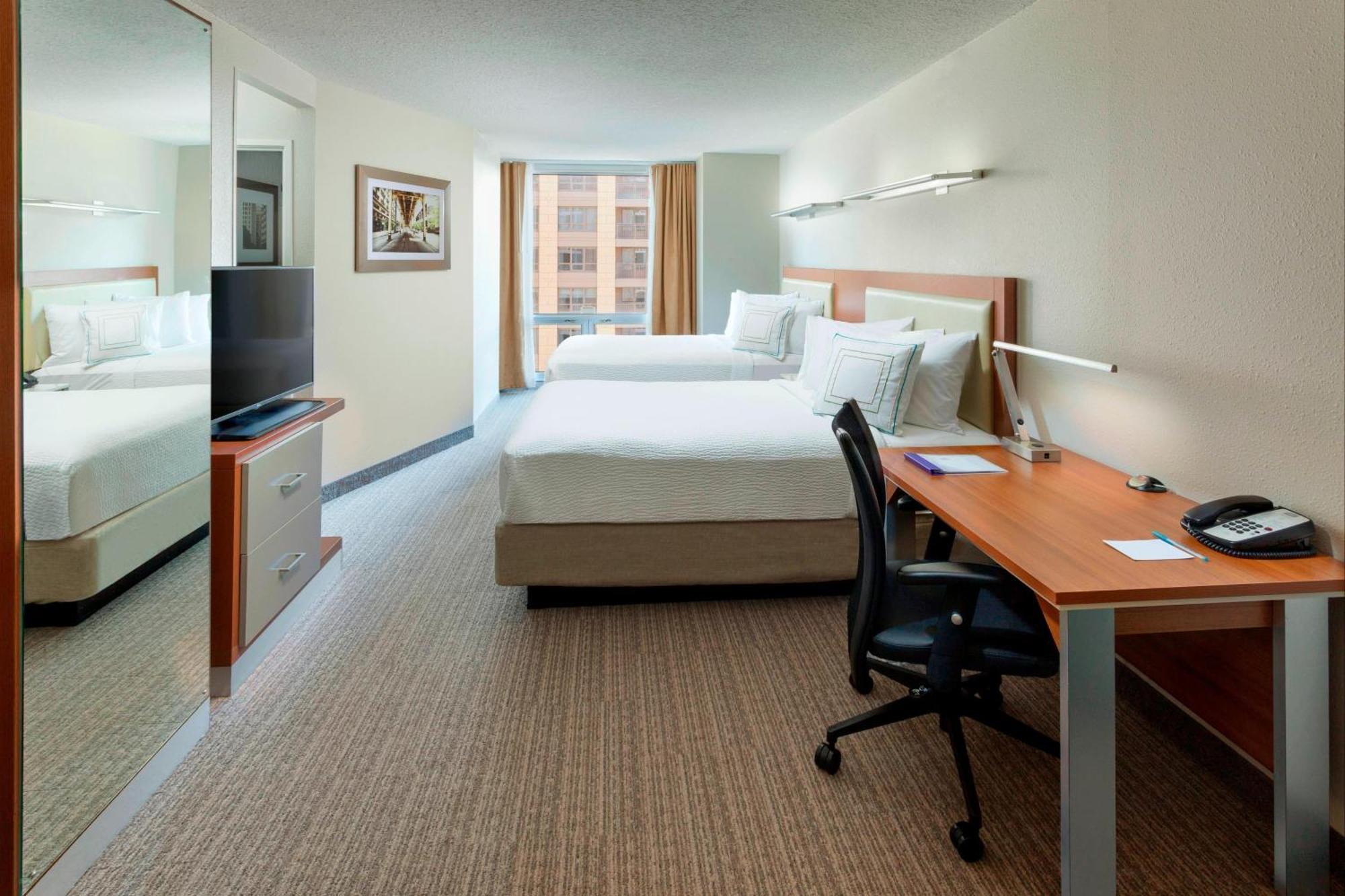 Springhill Suites Chicago Downtown/River North Экстерьер фото