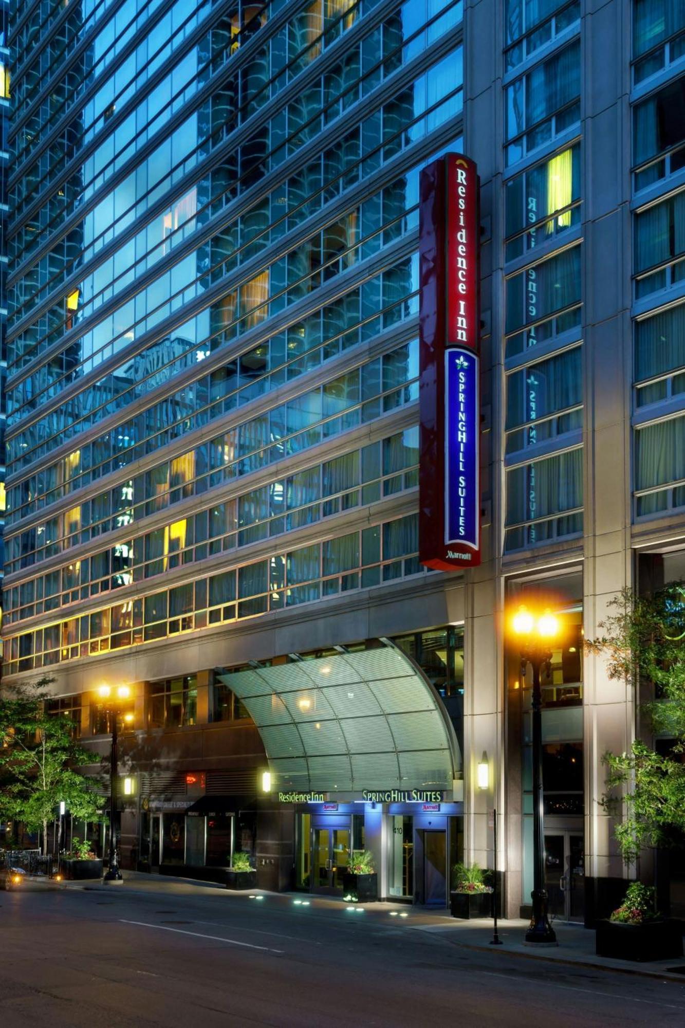 Springhill Suites Chicago Downtown/River North Экстерьер фото