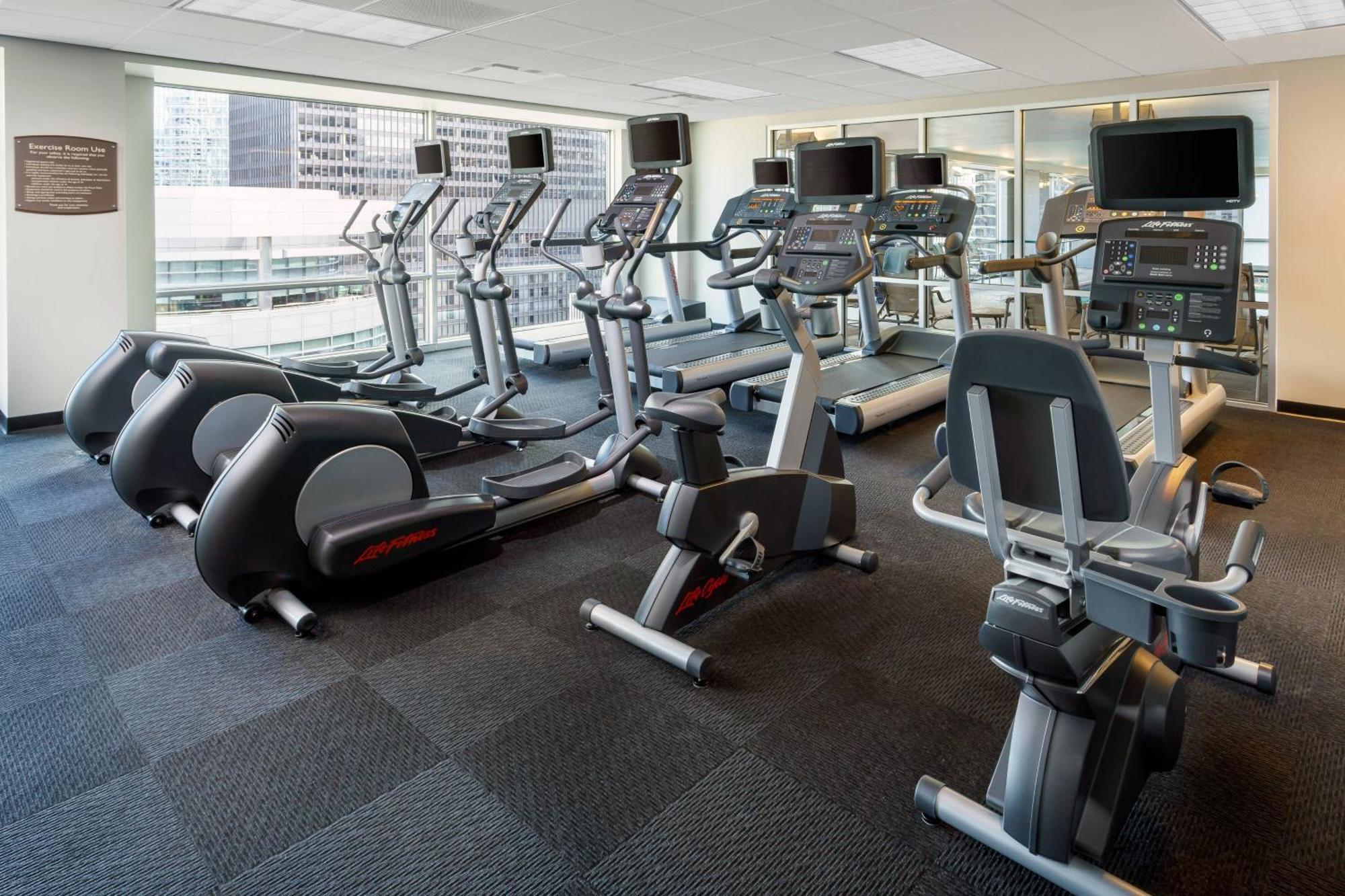 Springhill Suites Chicago Downtown/River North Экстерьер фото