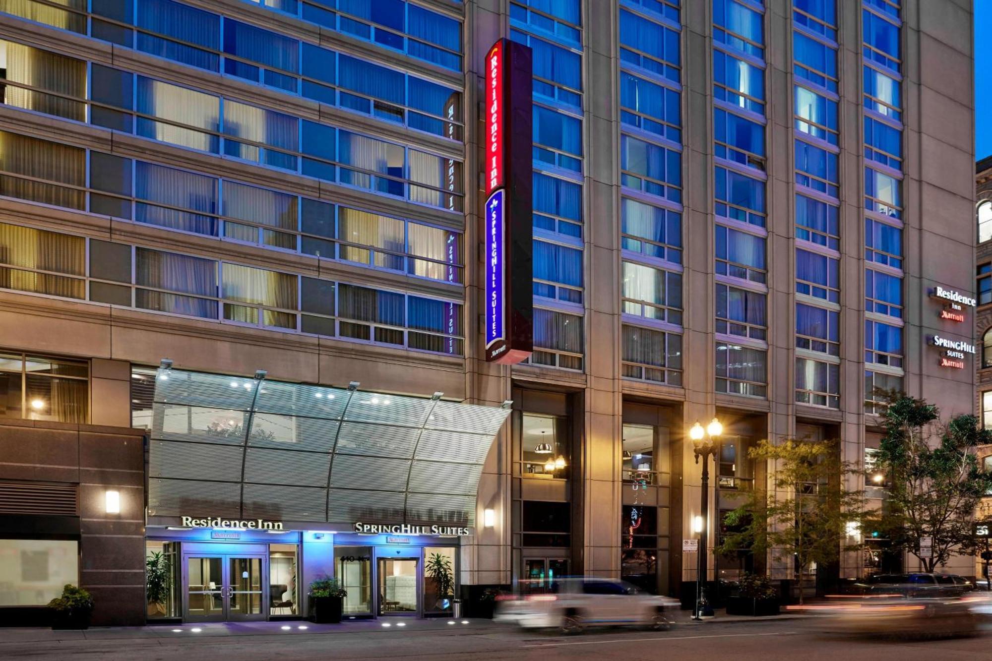 Springhill Suites Chicago Downtown/River North Экстерьер фото