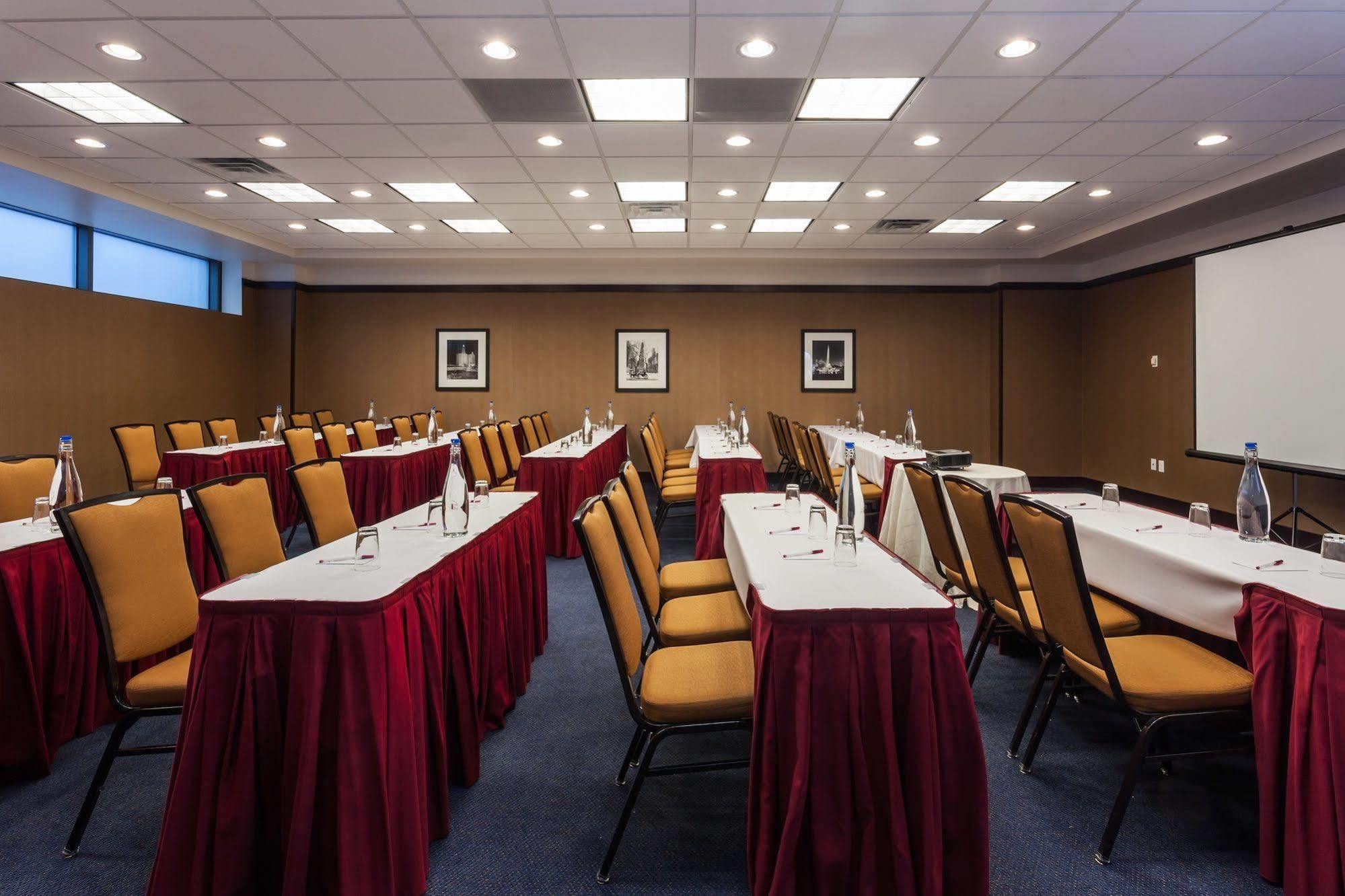 Springhill Suites Chicago Downtown/River North Экстерьер фото